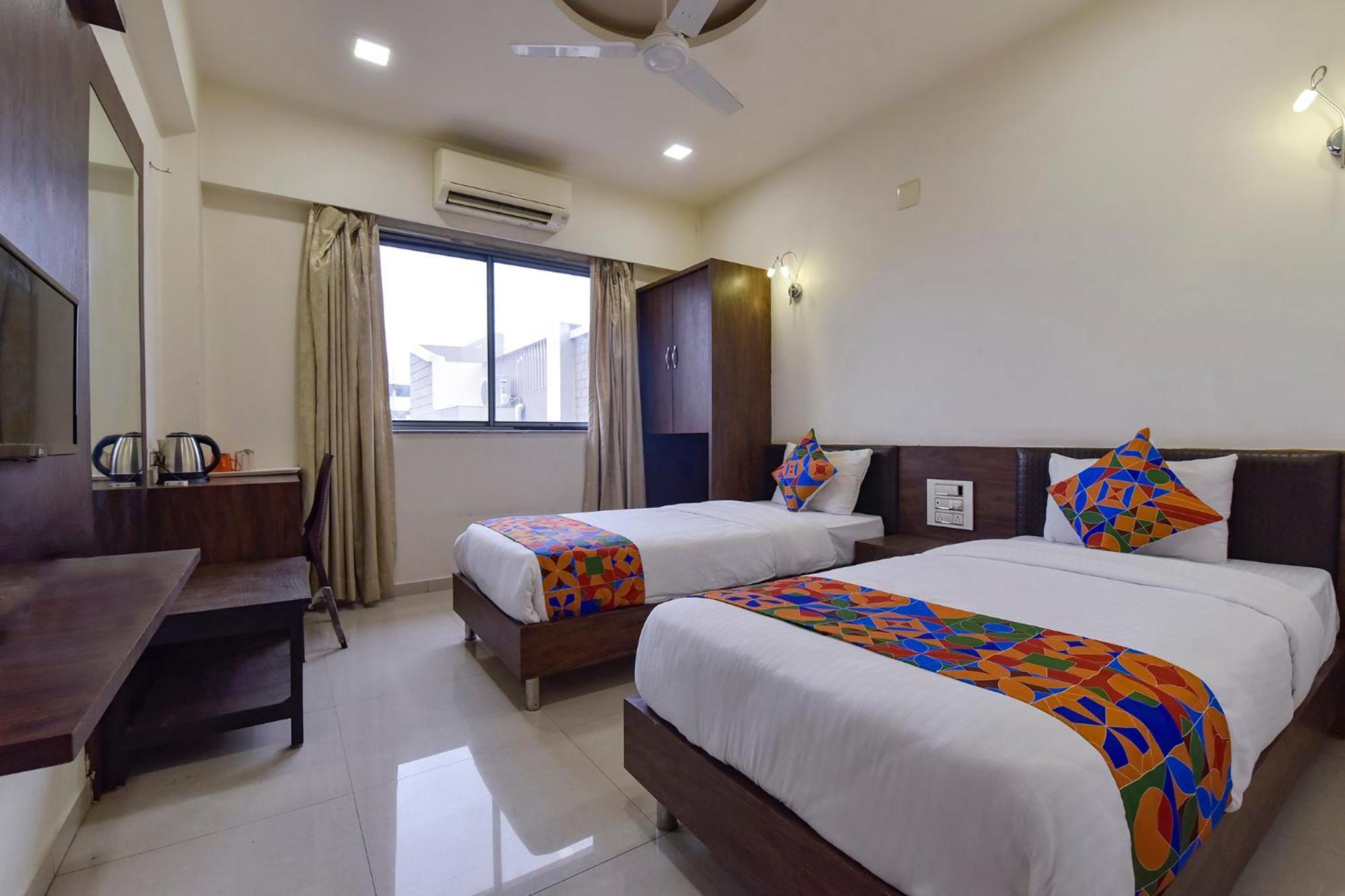 Fabhotel A1 Plaza Ahmedabad Exterior foto